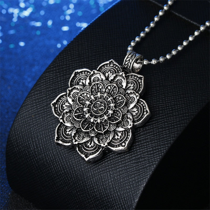 Vintage Alloy Mandala Lotus Flower Pendant Necklace